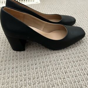 New Black Naturalizer heels size 7.5 Women’s